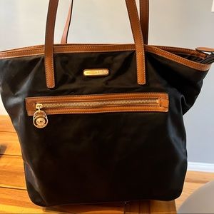 Michael Kors - Black Brown Nylon Tote - Zipper